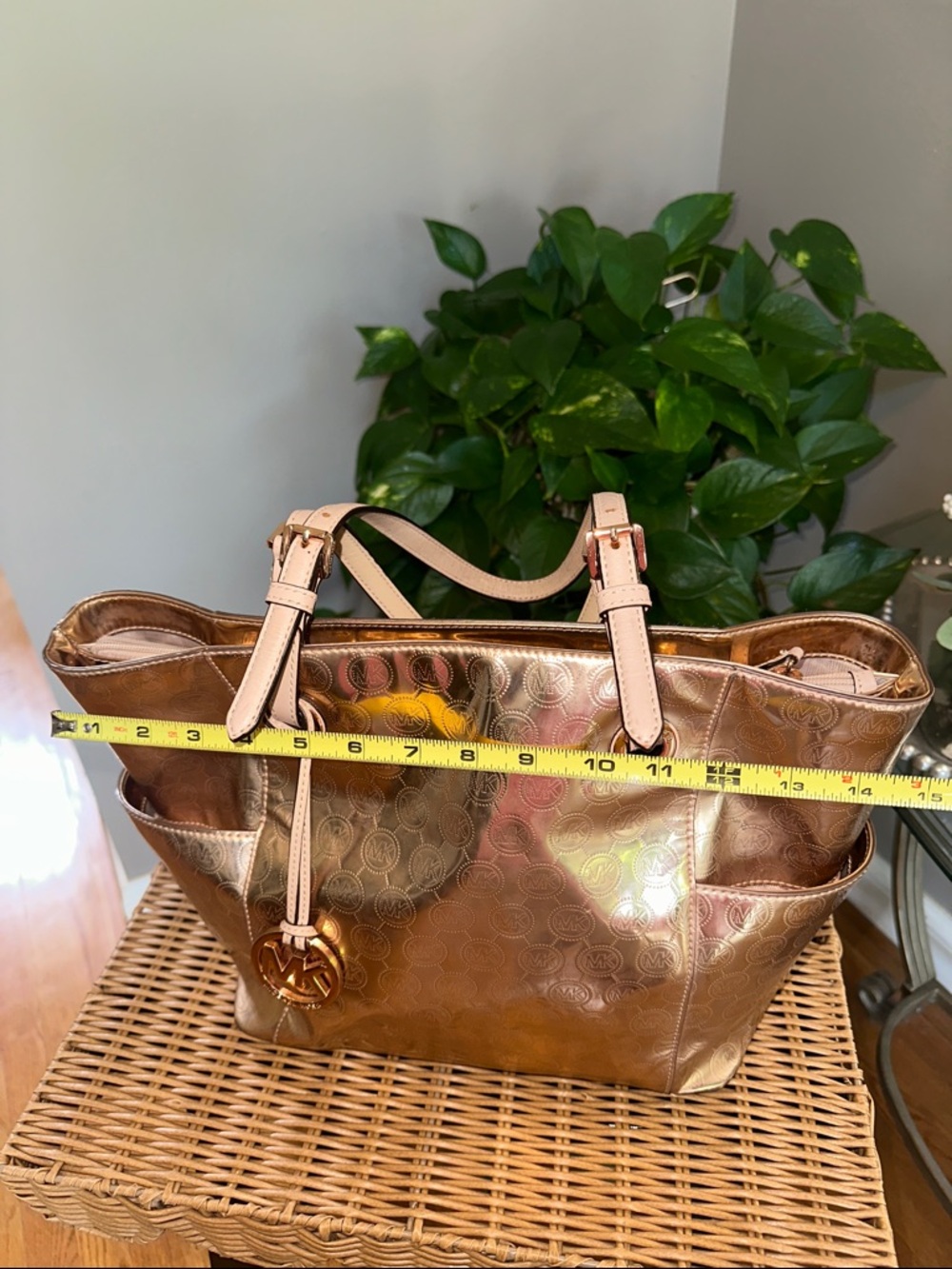 Michael Kors  Gold Embossed MK Signature Tote excellent condition - Picture 11 of 13